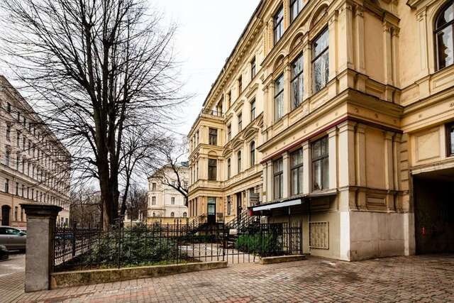 Апартаменты Kalnina Quiet Apartment in City Center Рига-35